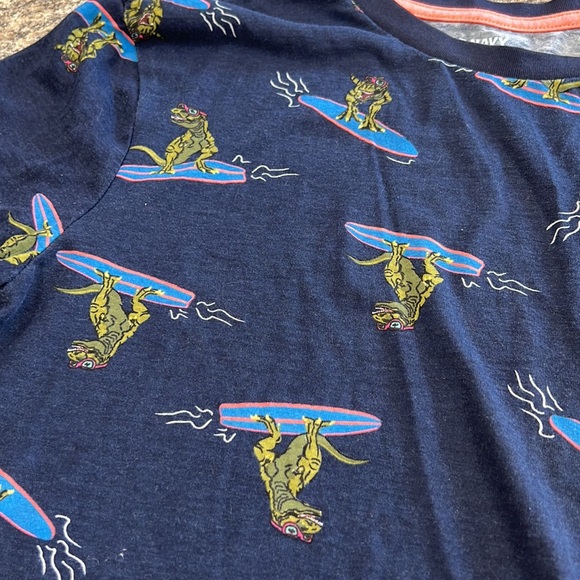 Old Navy T-shirt size extra large - Picture 3 of 5